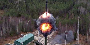 РФ не смогла запустить межконтинентальную ракету РС-24 "Ярс": в Defence Express назвали причины