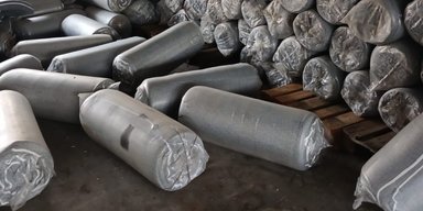 Лежит с 2022 года: под Запорожьем нашли около 200 тонн гуманитарной помощи (фото)
