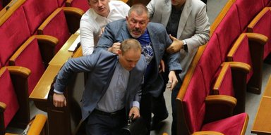Шоу должно продолжаться. Верховная Рада ушла на каникулы, но обещала вернуться