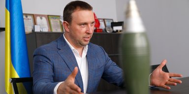 "Постачаємо боєприпасів значно більше, ніж планували". Інтерв'ю з Владиславом Бельбасом