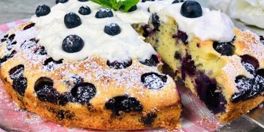 Заливной пирог с черникой: как приготовить вкусную выпечку по простому рецепту