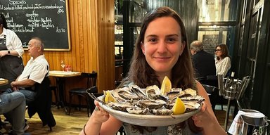 Блогерша шокировала подписчиков, съев 70 устриц за раз: насколько это безопасно
