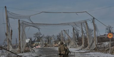 Дорога смерти или жизни: Либеровы показали, как выглядит путь в Константиновку (фото)