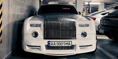 В Европе заметили редчайший тюнингованный Rolls-Royce на украинских номерах (фото)
