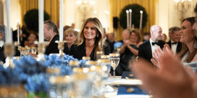 Меланию Трамп раскритиковали за выбор брюк на официальное событие (фото)