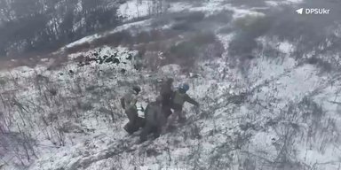 "Думал, что мне уже все": бойцы ГПСУ дроном спасли раненого побратима (видео)