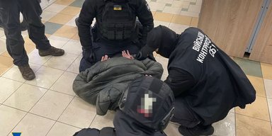 Обещал вернуть воина ВСУ из плена за деньги: СБУ задержала мошенника в Харькове (фото)