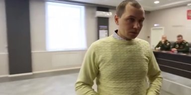 Церемония с "сюрпризом": в РФ при получении гражданства мужчинам вручают повестки (видео)