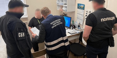 Уролог продав військовозобов'язаному нирковий камінь своєї пацієнтки, щоб той уникнув мобілізації
