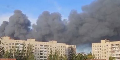 Масштабный пожар под Петербургом: в РФ загорелось здание хладокомбината (видео)