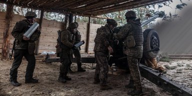 "Кохання — це називати гармату її імʼям": у ЗСУ розповіли про романтичну традицію на фронті (відео)