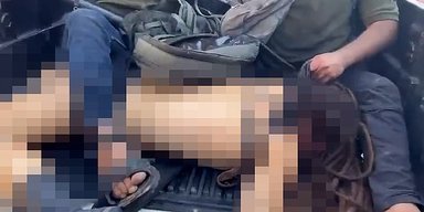 Впізнали жінку, яка лежала в пікапі бойовиків ХАМАС із вивихнутою ногою (фото)