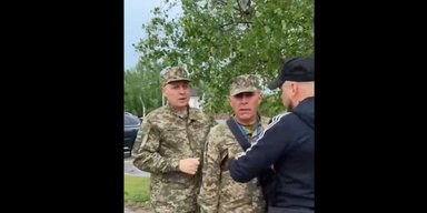 "Цепляемся к ТЦКшникам": в Запорожье местный блогер ради лайков провоцирует людей в форме (видео)