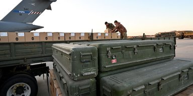 Тисячі снарядів і сотні ракет: у ЗМІ оприлюднили перелік та кількість зброї, яка "не доїхала" до України від США