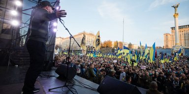 Нет переговорам с Россией. О чем говорили активисты на шествиях в Киеве