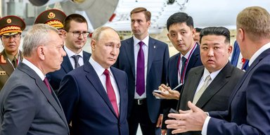 РФ направила до Північної Кореї експертів, щоб допомогти розробити супутник-шпигун, — ЗМІ