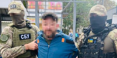 СБУ викрила агента ФСБ, який за 30 тисяч гривень шпигував за переміщенням колон ЗСУ (відео)