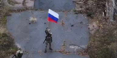 Российские ДРГ установили флаг в Черниговской области: в ГПСУ отреагировали (видео)