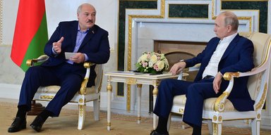 "Вагнеровцы" хотят в Варшаву: Лукашенко рассказал Путину о походе на запад (видео)