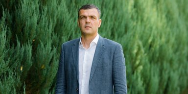 Брат депутата от "Слуги народа" продавал лошадей ФСО Путина: журналист рассказал подробности