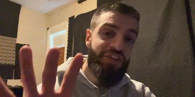 Мужчина купил в интернете таинственную коробку: там были немыслимые вещи (фото)