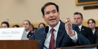 Госсекретарь США Рубио пять раз не смог ответить, является ли Путин военным преступником (видео)