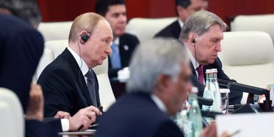 Путин назвал войну в Украине "кризисом" и обвинил Запад в гибели украинцев (видео)
