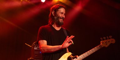Киану Ривз выступил со своей рок-группой Dogstar в Голливуде