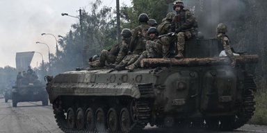 Полковник Кевлюк: "Десантники пошли в контрнаступление с таким рвением, что не останавливались трое суток"