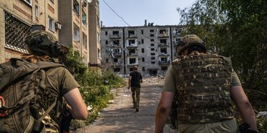 "Застряли в Селидово": почему ВС РФ "тормозят" на Покровском направлении, что задумал  враг