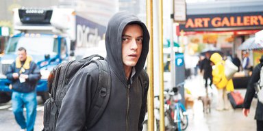 Мир через колено. Лучшие сериалы октября