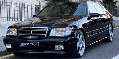 Ексклюзив із 90-х: у Києві помітили рідкісний 580-сильний Mercedes S-Class W140 (фото)