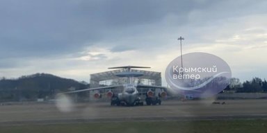 Нова законна ціль: росіяни розмістили борт А-50 на цивільному аеродромі (фото)