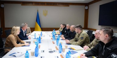 Украина назвала свои красные линии: Умеров провел переговоры с делегацией США относительно мирного плана