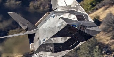 Невероятные фотографии и видео: фотограф показал ударные самолеты  F-117 во всей красе