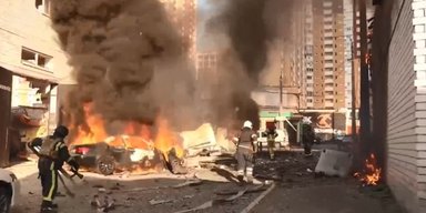 Как выглядит автосалон, больницы и налоговая в Киеве после атаки РФ: руины и разбитые стекла (видео)