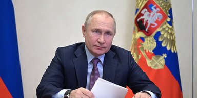 Удар по Старобельску: Путин поручил Минобороны РФ "предоставить предложения" (фото)