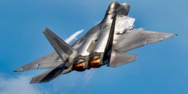 Король неба с фатальной проблемой: почему F-22 Raptor не стал непобедимым (фото)