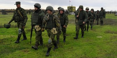 В РФ дозволили відправляти резервістів на фронт: в Defense Express розповіли, скільки їх є