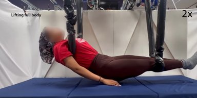Создан робот со щупальцами, который поднимает хрупкие грузы, включая тело человека (видео)