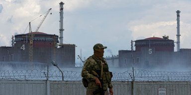 РФ хочет перезапустить Запорожскую АЭС и строит новые ЛЭП (спутниковые снимки)