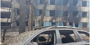 Обстріл Дніпра: пошкоджено пологовий будинок, під завалами ТРЦ шукають людей (фото, відео)