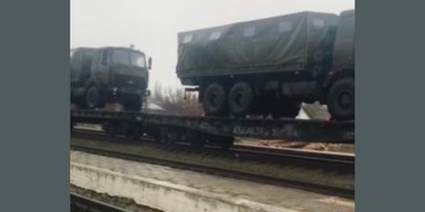 Окупантів "завантажили" у потяг: "Атеш" виявив техніку РФ на залізниці в Криму (відео)
