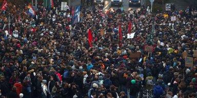 "Война не дает будущего": в Германии молодежь массово выступила против реформы призыва (фото)