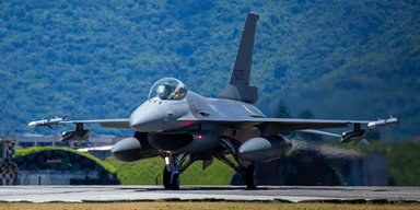 "Просувається не так швидко": аналітики розповіли, чому постачання F-16 можуть затримуватися
