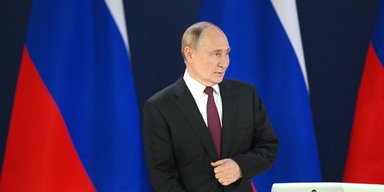 "Срочный международный звонок": Путин экстренно прервал важное совещание (видео)