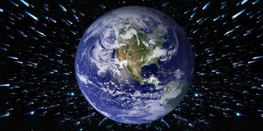 Каждый из нас сейчас путешествует по Вселенной с огромной скоростью: как такое может быть