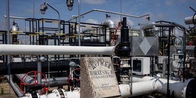 Україна продовжує постачати російську нафту до ЄС: чому та коли зупинять транзит