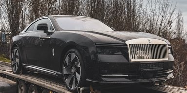 В Ровно заметили роскошный электрокар Rolls-Royce стоимостью более $500 000 (фото)