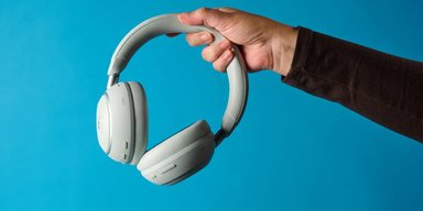 Бюджетна альтернатива AirPods з флагманськими функціями: які навушники радять експерти (фото)